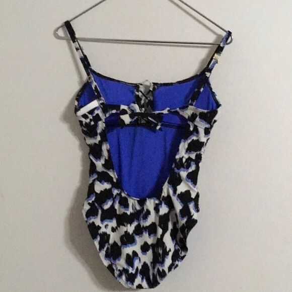New La Blanca swimsuit. - Picture 5 of 7